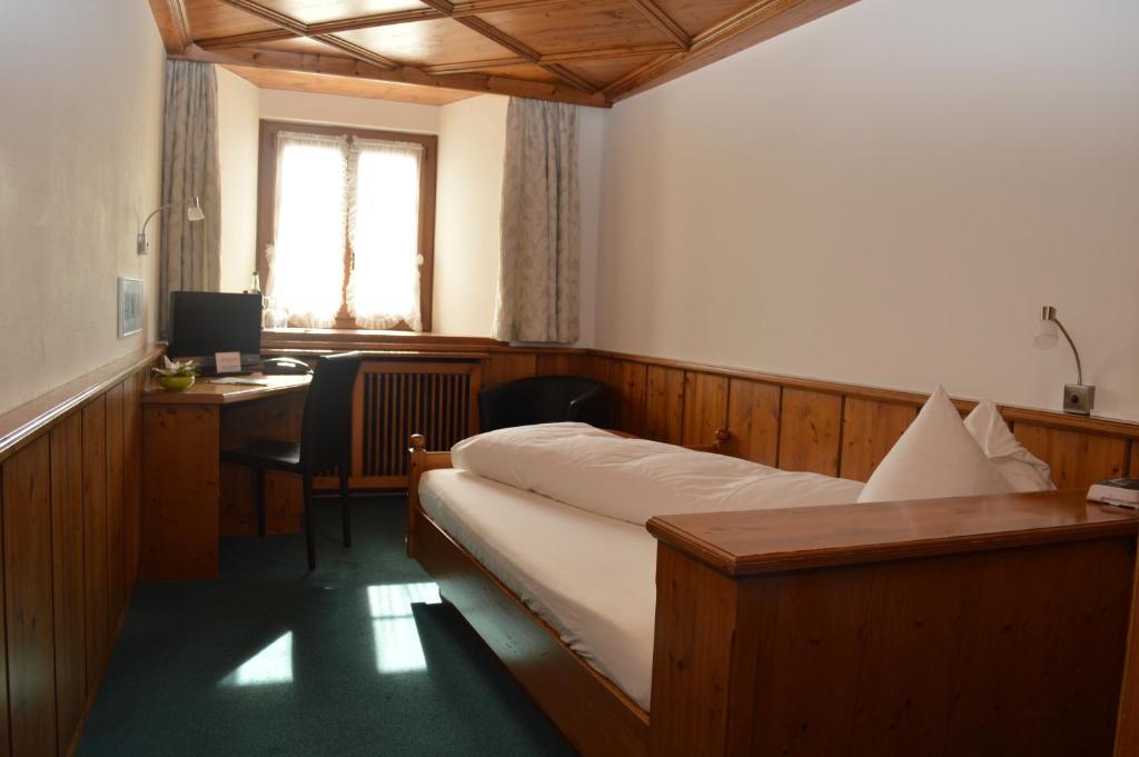 Hotel Zum Kreuz Άαραου Δωμάτιο φωτογραφία